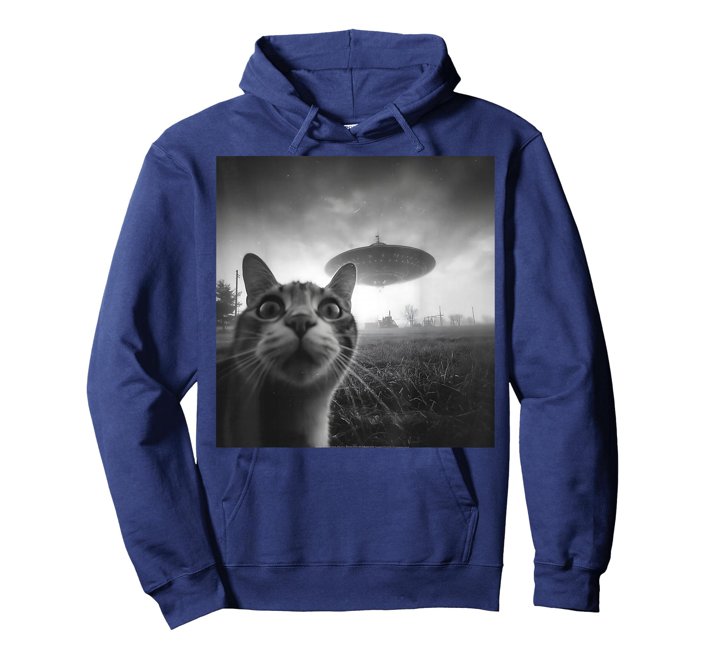 Funny Surprised Scared Cat Selfie with UFO T-Shirt