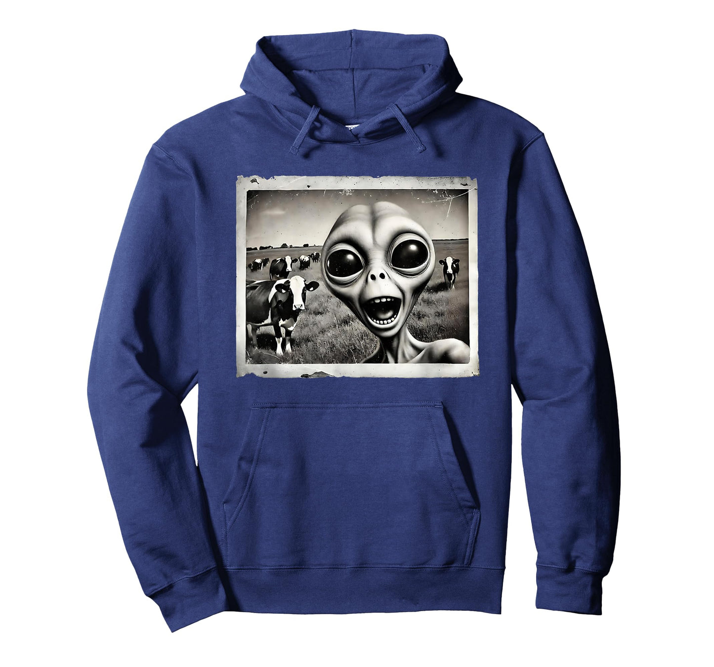 Funny Alien Selfie with Cows UFO Sci-Fi Humor T-Shirt