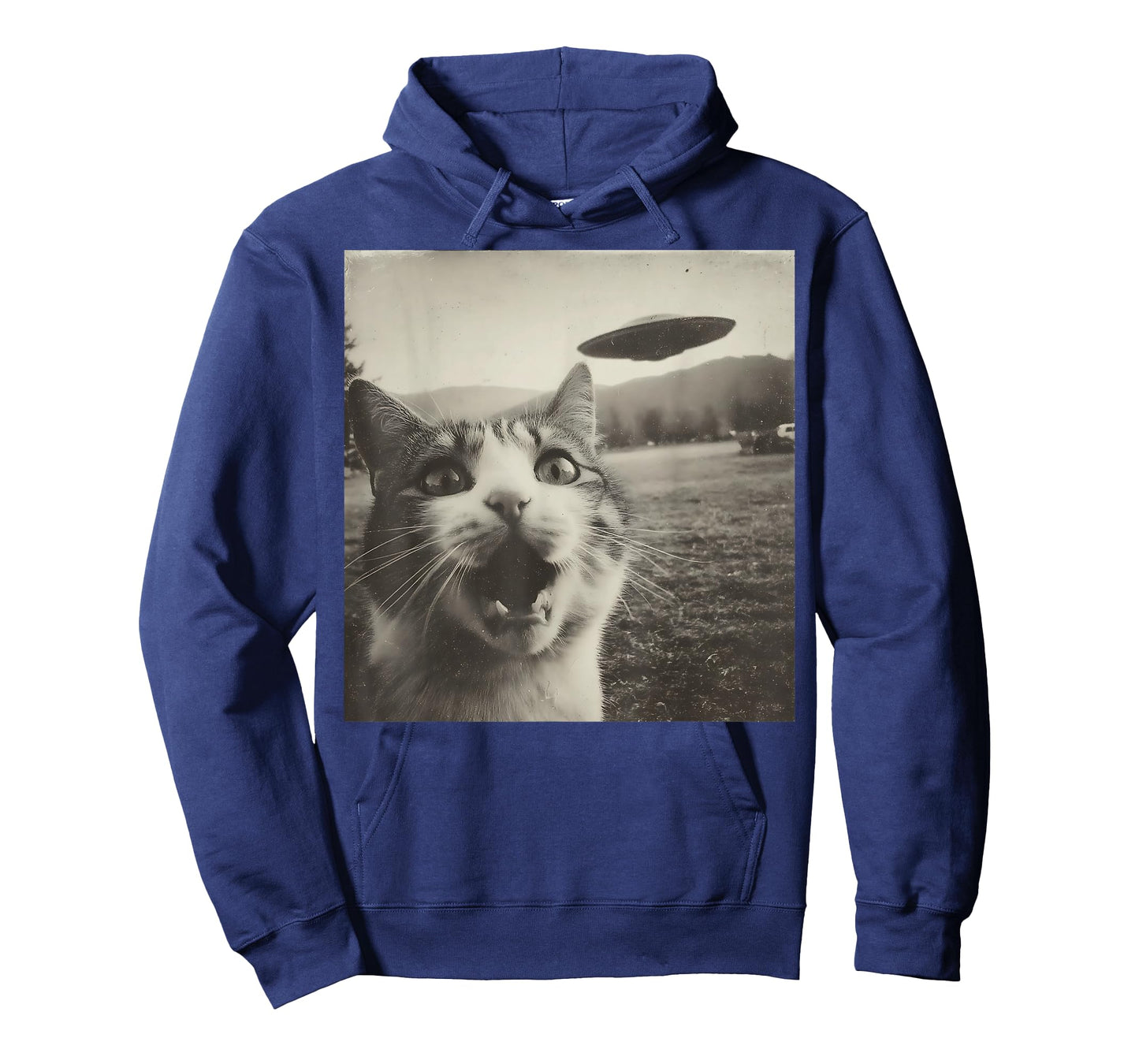 Funny cat, Surprised Scared Cat Selfie with UFO T-Shirt