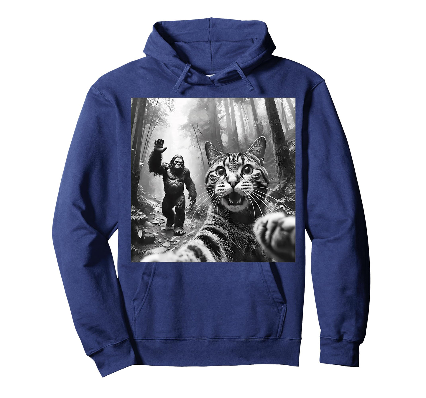 Surprised Scared Cat Selfie with Bigfoot Sasquatch Funny T-Shirt