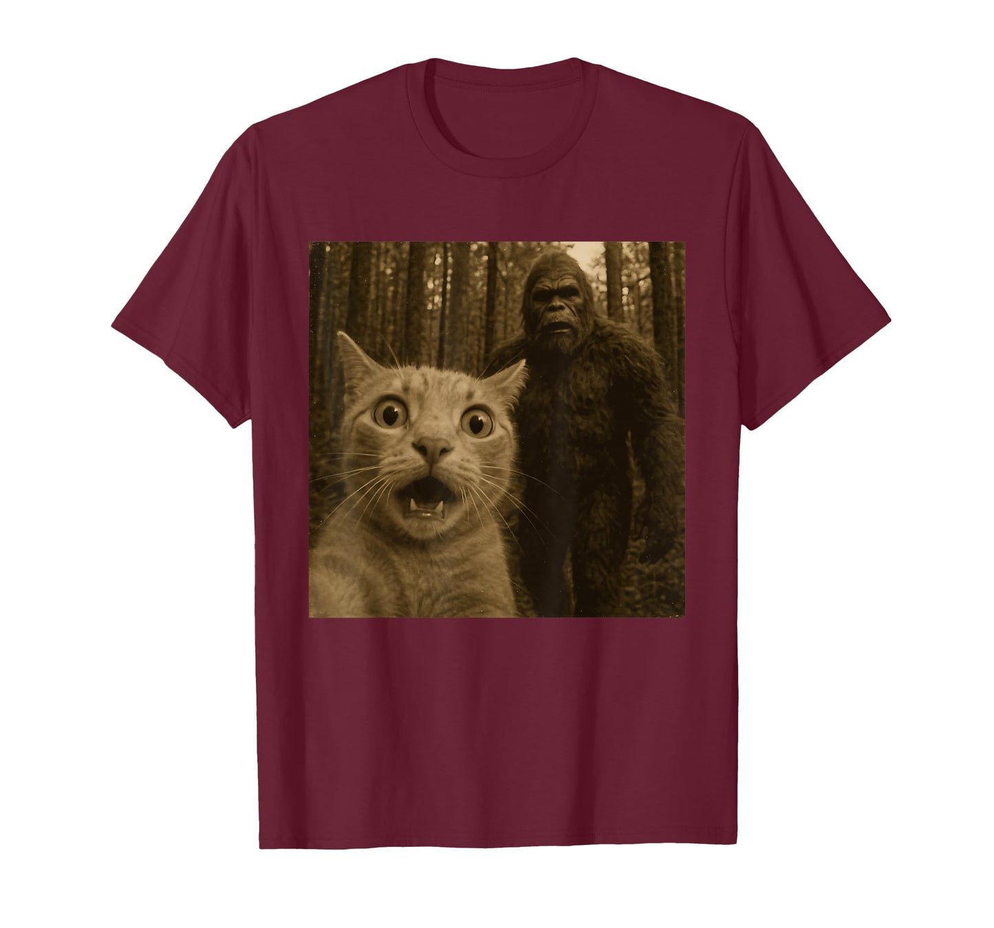 Funny Surprised Scared Cat Selfie with Sasquatsch Bigfoot T-Shirt
