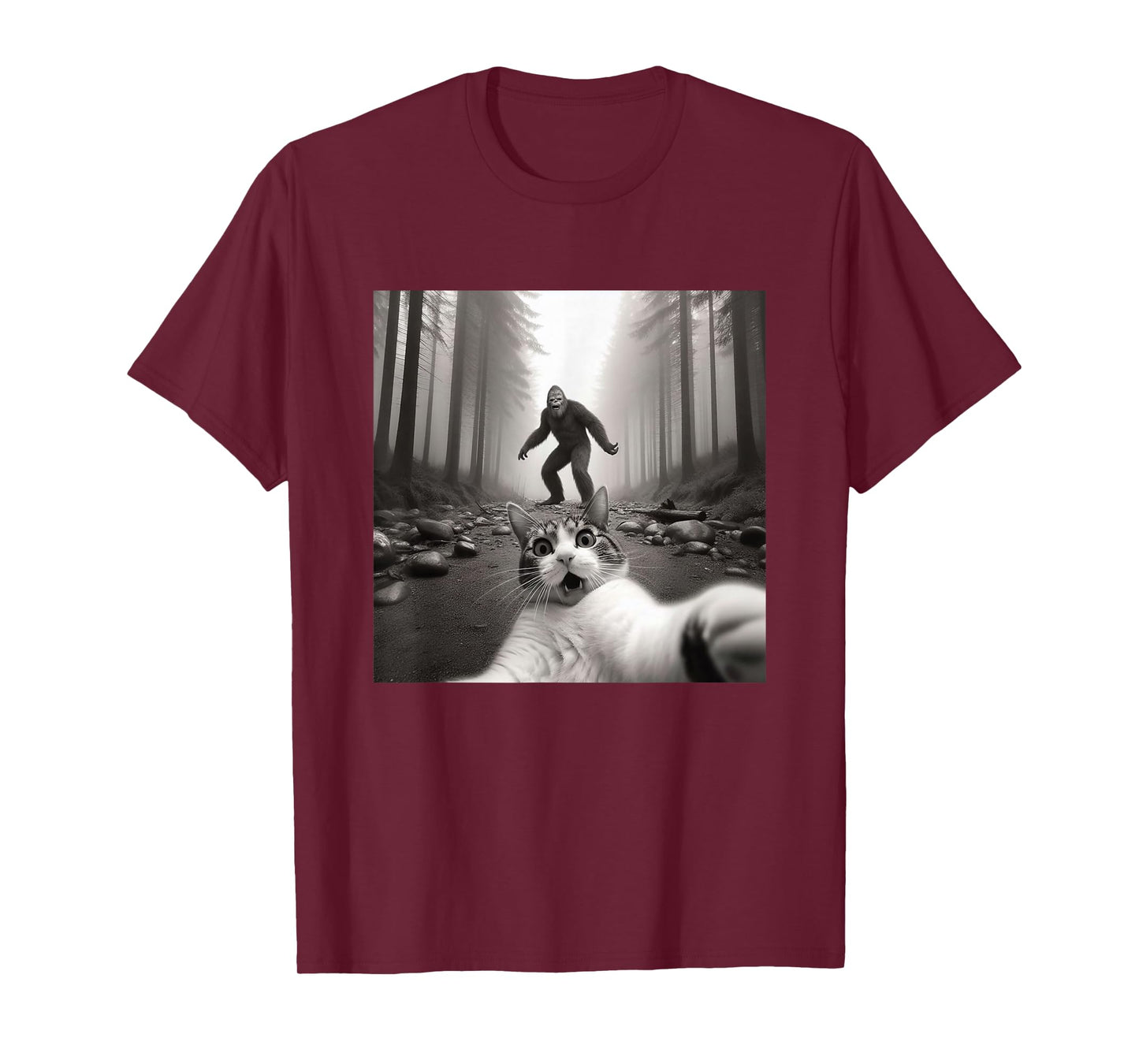 Funny Surprised Scared Cat Selfie with Sasquatsch Bigfoot T-Shirt