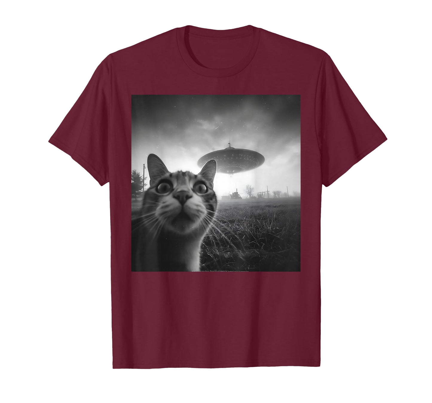 Funny Surprised Scared Cat Selfie with UFO T-Shirt