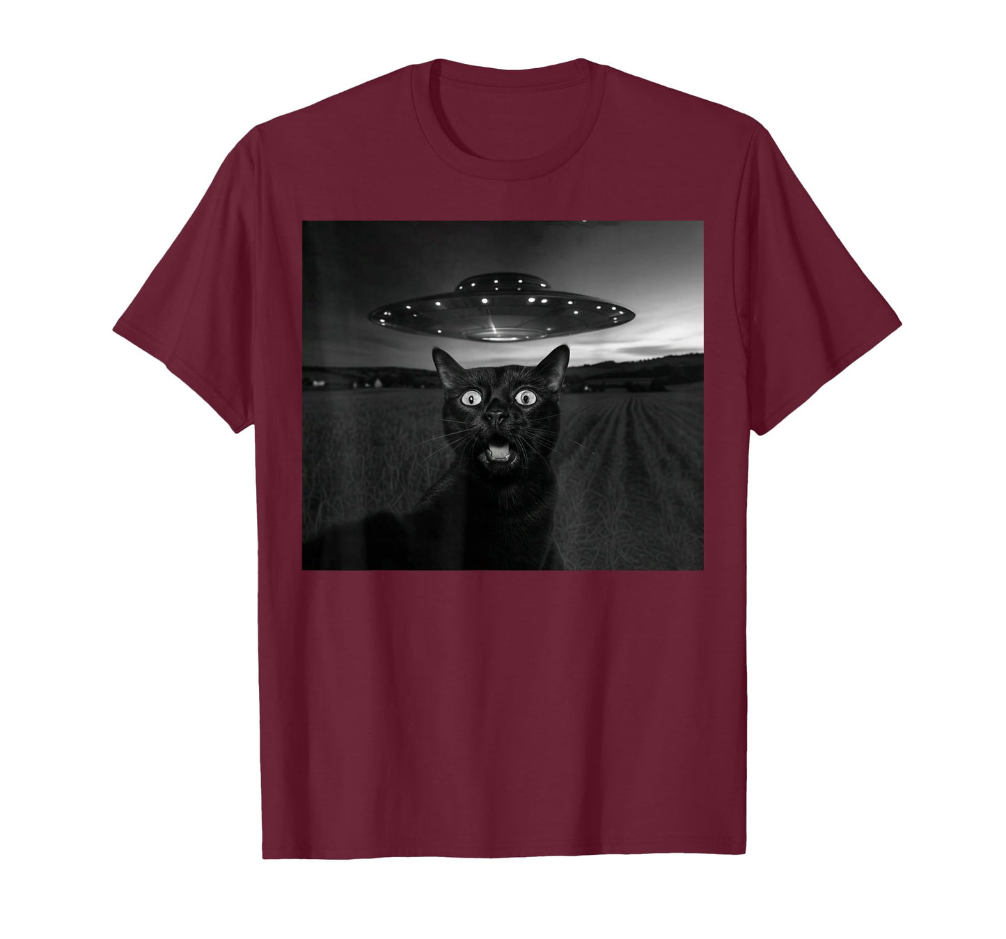 Cat Selfie with Alien UFO Funny Gifts for Men Women Boy Kid T-Shirt