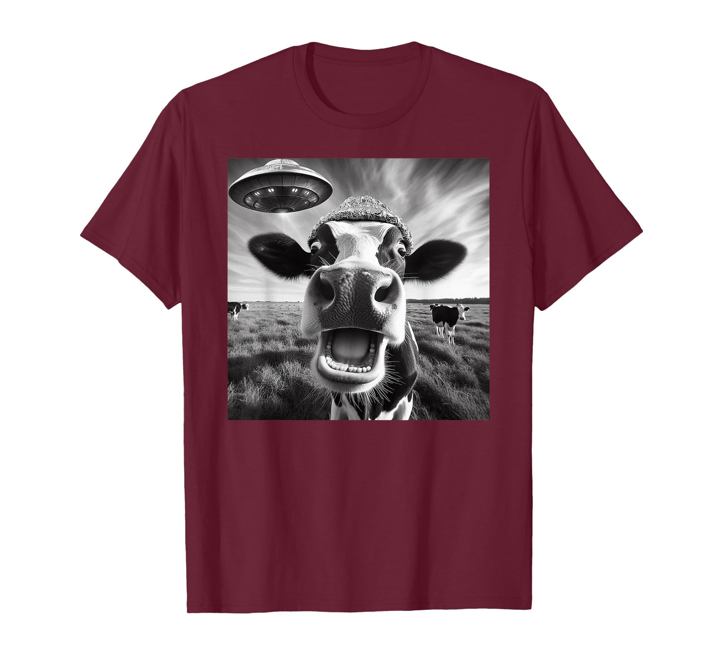 Alien Cow Selfie - UFO Encounter Funny Cattle Farm Meme T-Shirt