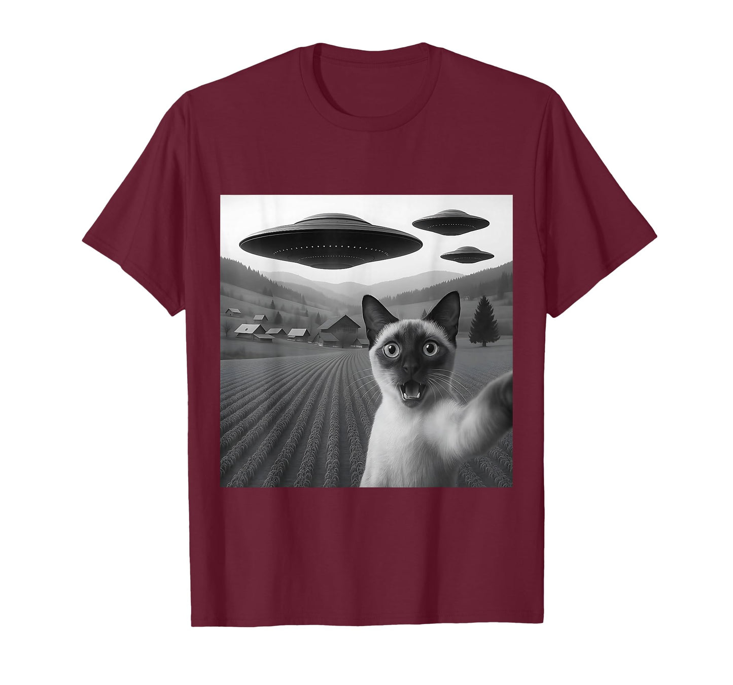 Siamese Cat Selfie With Alien UFO Funny Gifts For Cat Lovers T-Shirt