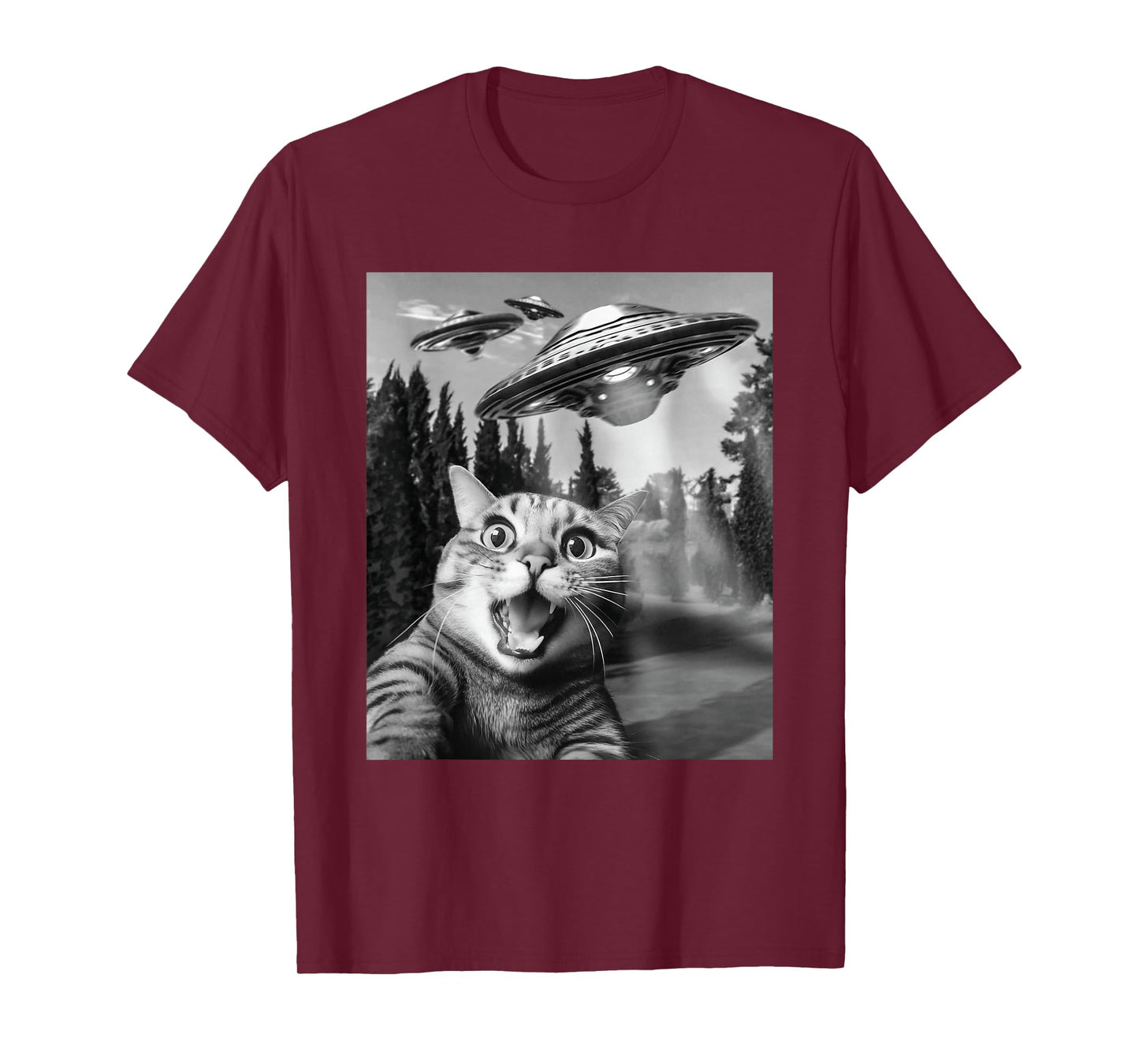 Frightened Cat Selfie With UFOs - Cat Lover Kitten Owner T-Shirt
