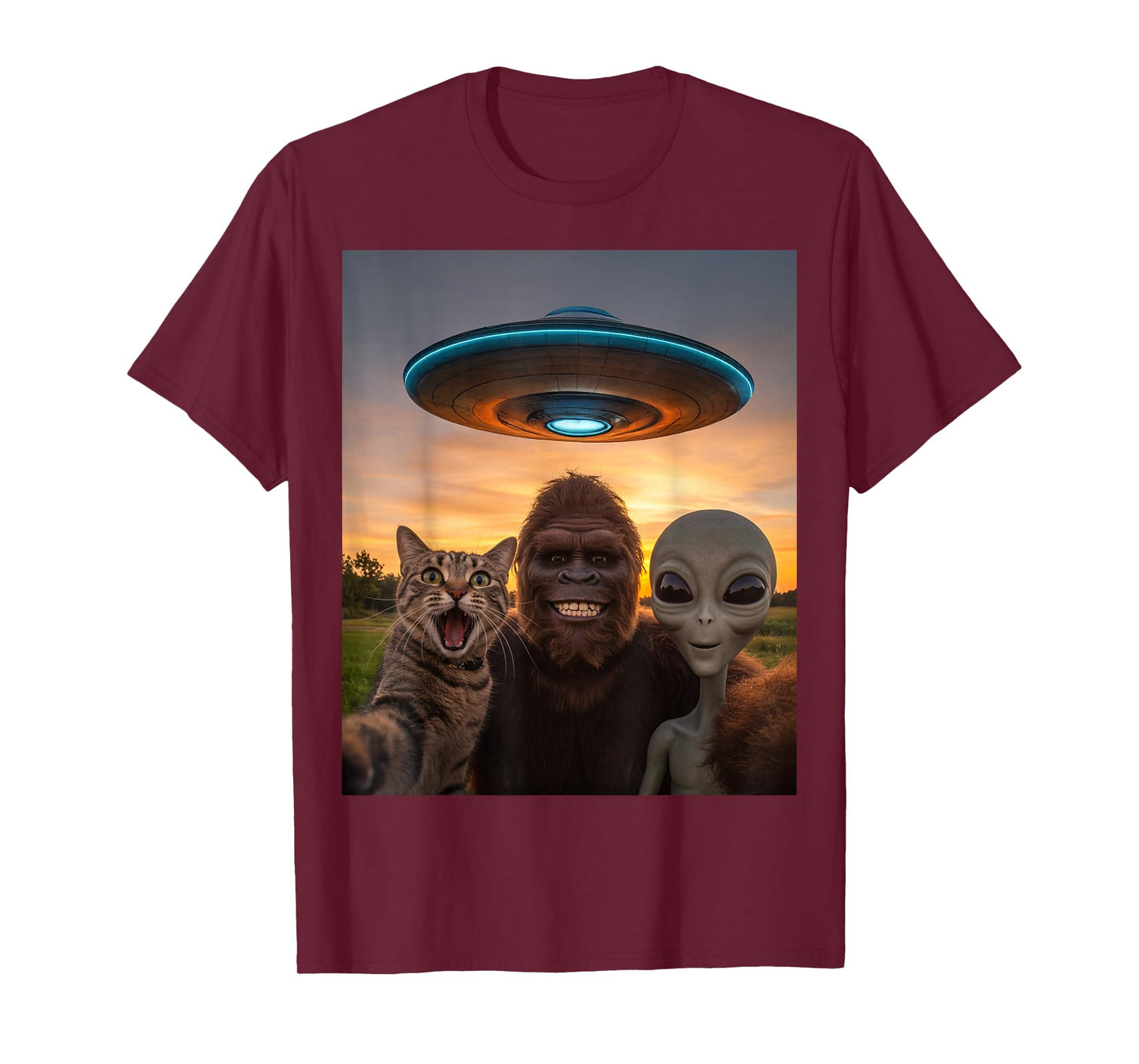 Cat Bigfoot Alien Selfie BFF Funny Photo with UFO T-Shirt