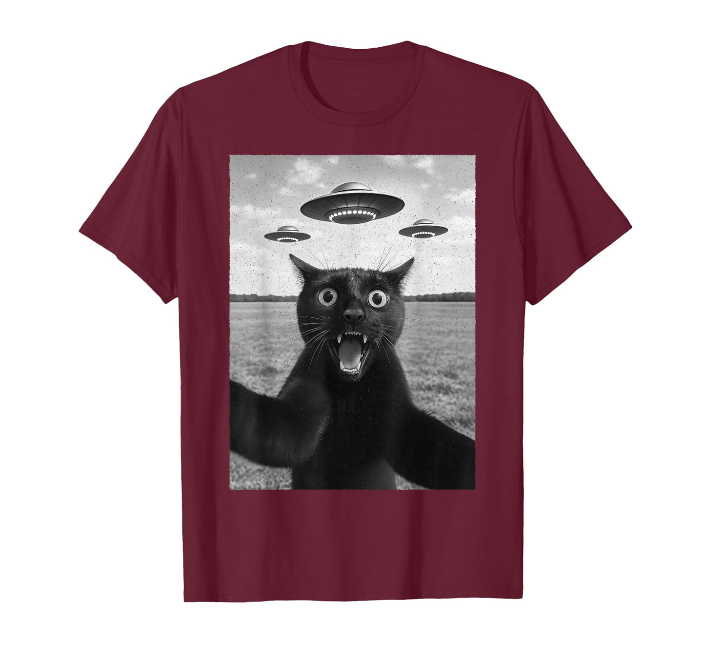 Black Cat UFO Selfie – Retro Alien Funny T-Shirt