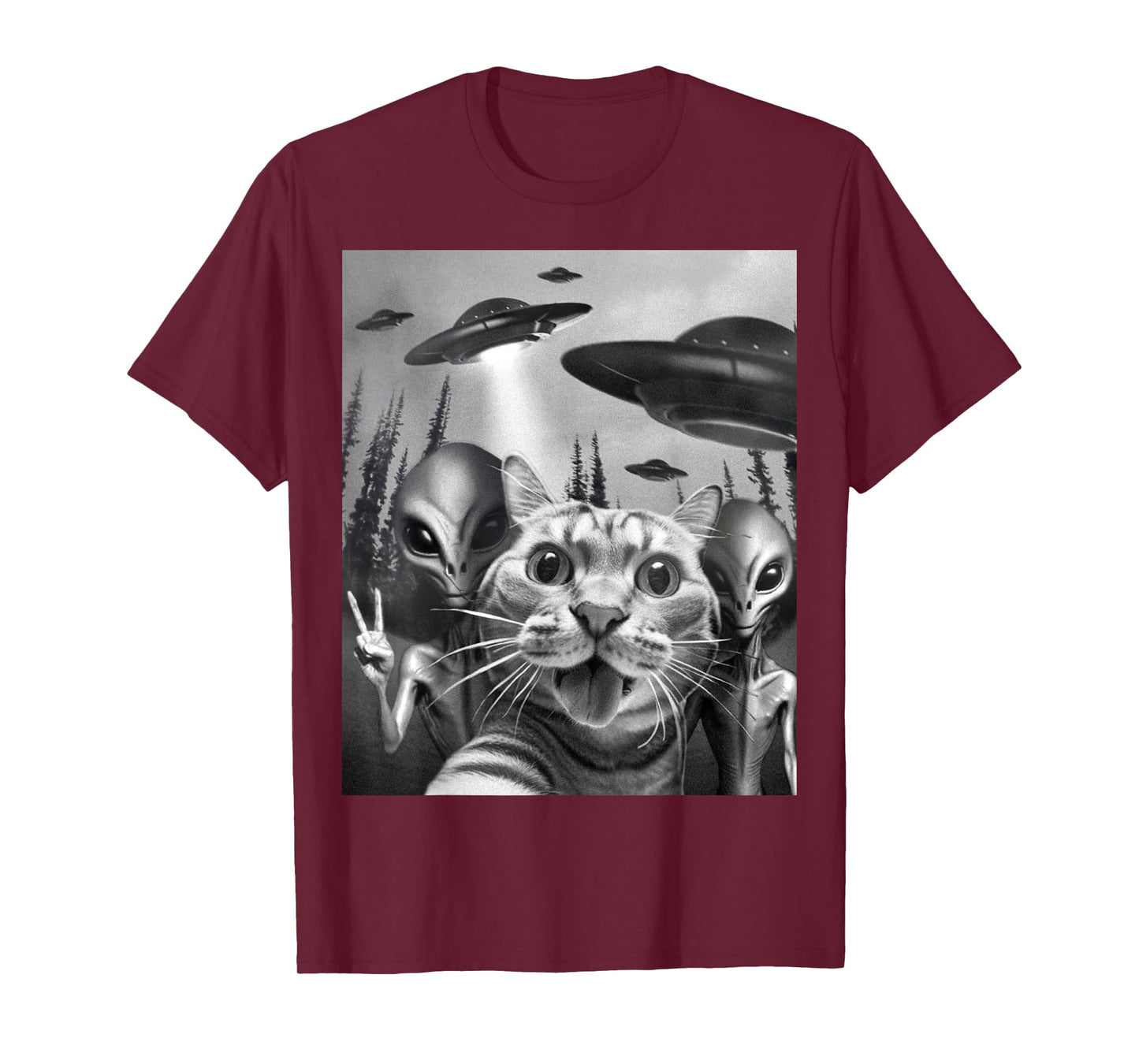 Funny Cat Selfie with UFOs Peace Sign Alien Cat UFO Invasion T-Shirt