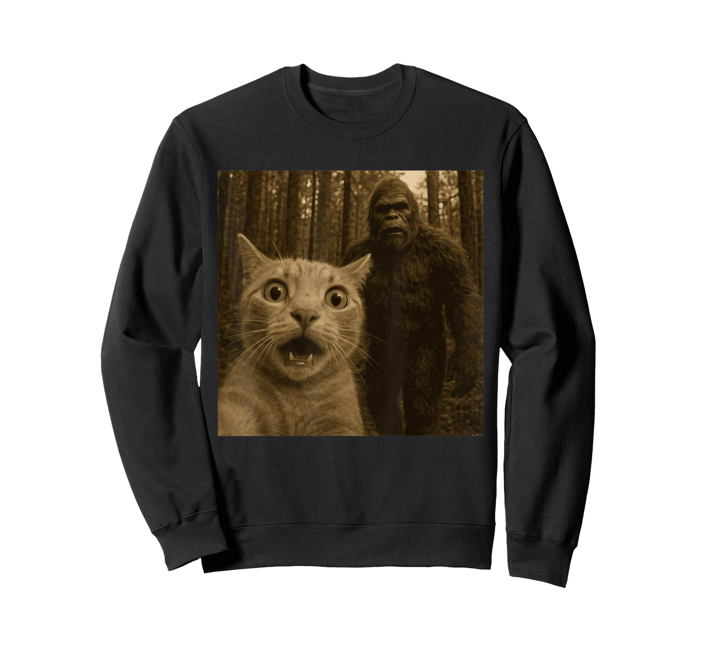 Funny Surprised Scared Cat Selfie with Sasquatsch Bigfoot T-Shirt