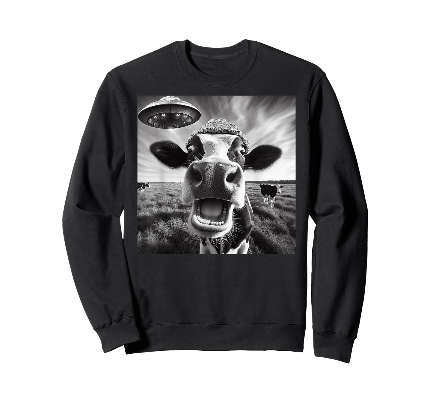 Alien Cow Selfie - UFO Encounter Funny Cattle Farm Meme T-Shirt