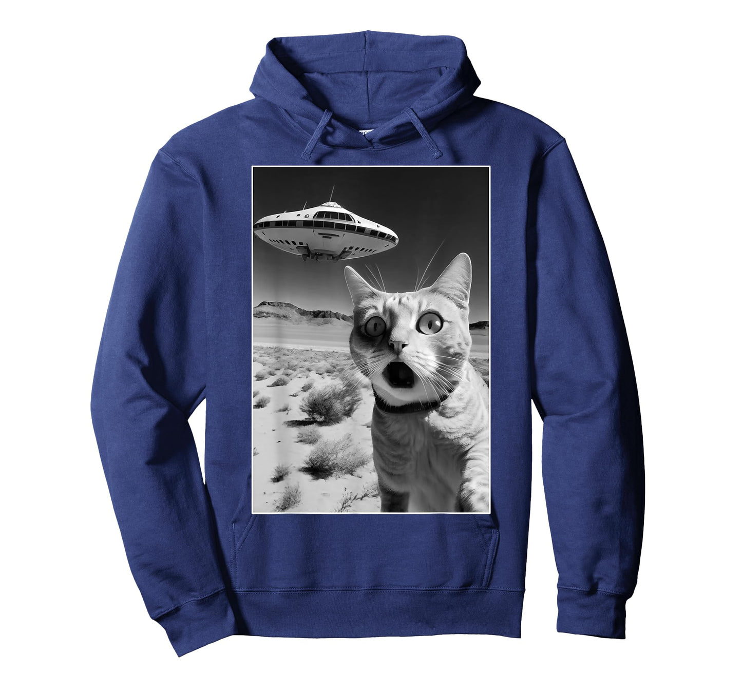 A cat taking a selfie with a ufo spaceship - funny pun meme Men Women Kids T-Shirt
