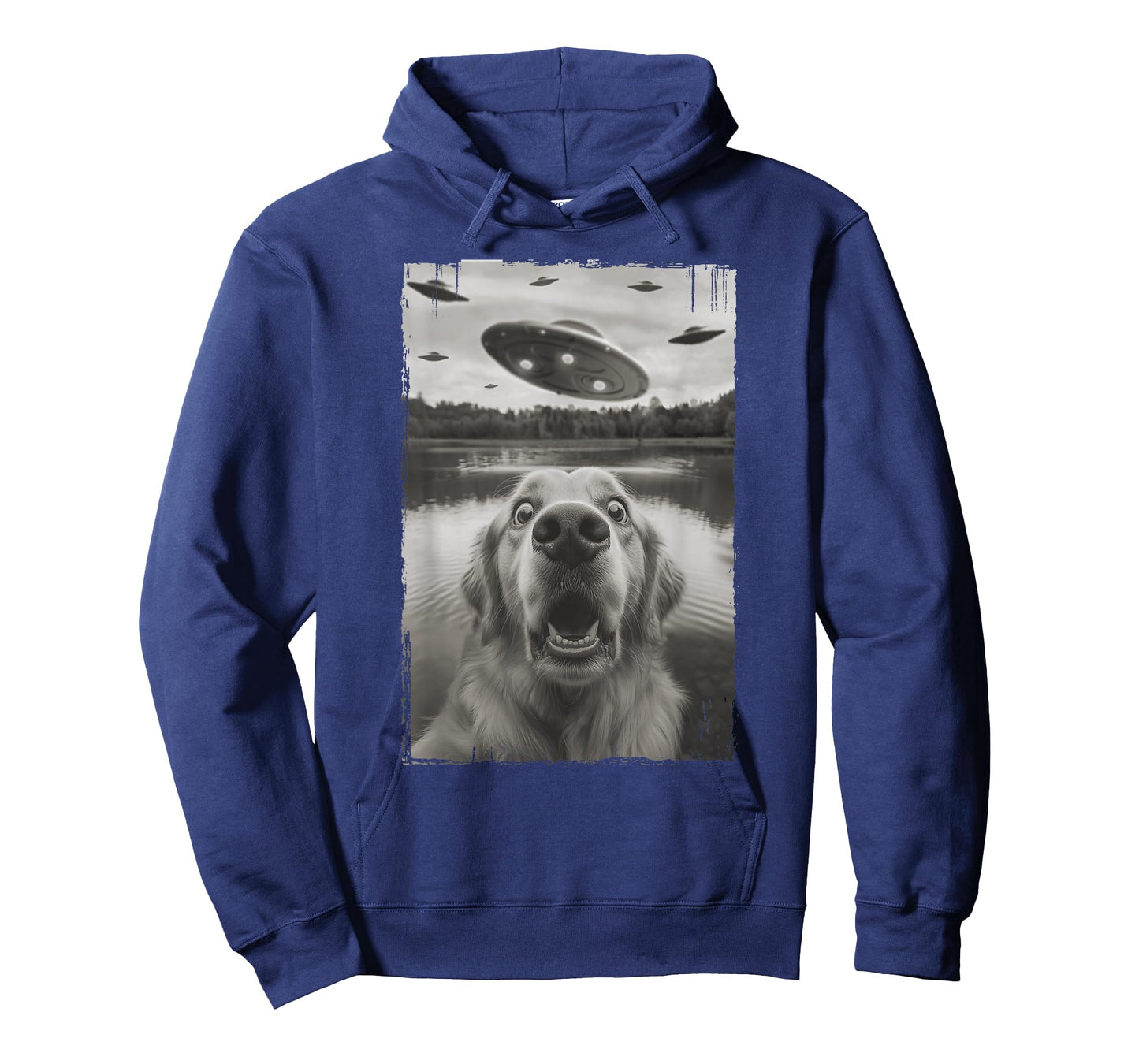 Golden Retriever Selfie with UFO - Funny Golden Retriever T-Shirt