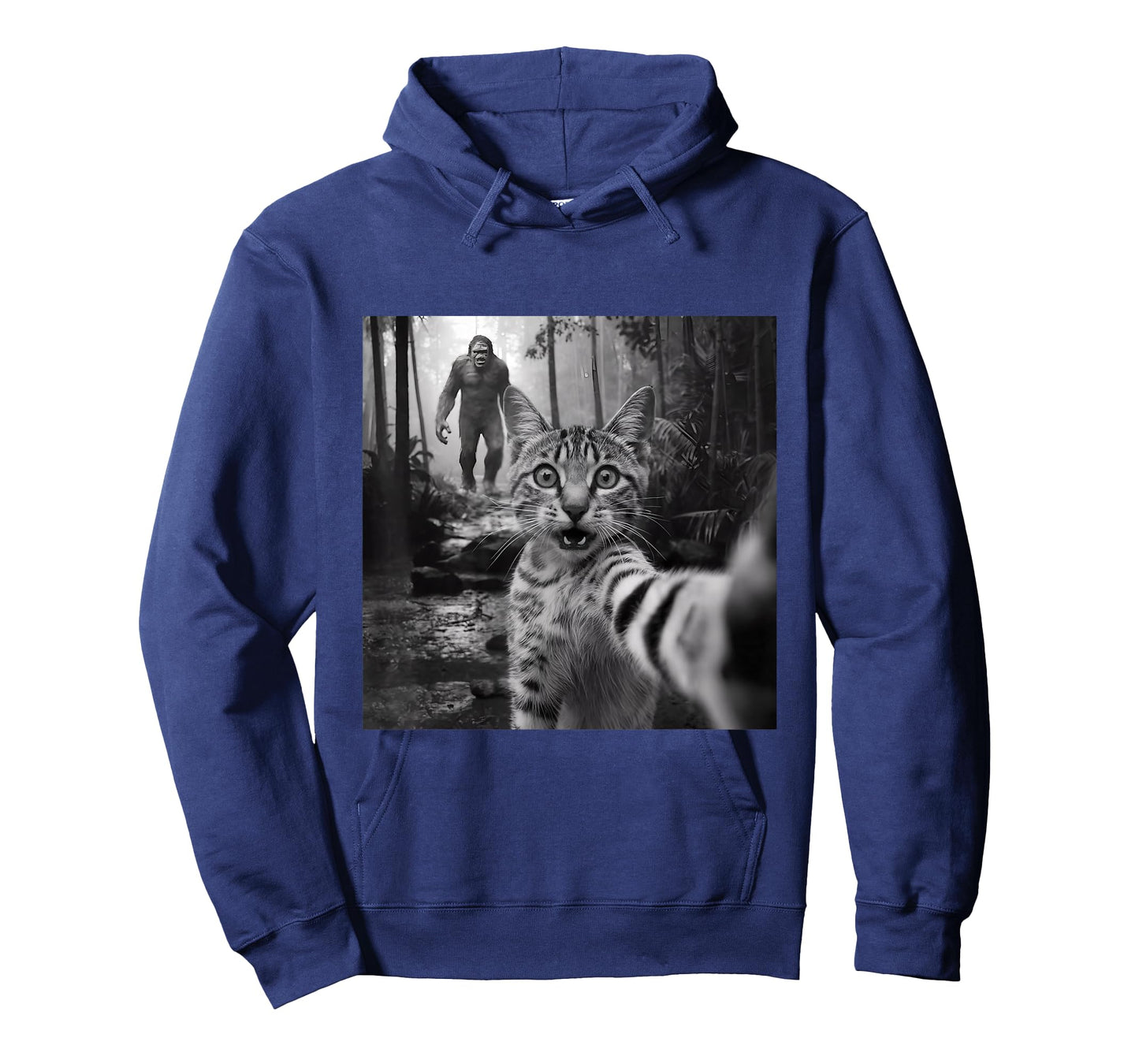 Funny surprised scared cat selfie with sasquatsch bigfoot T-Shirt