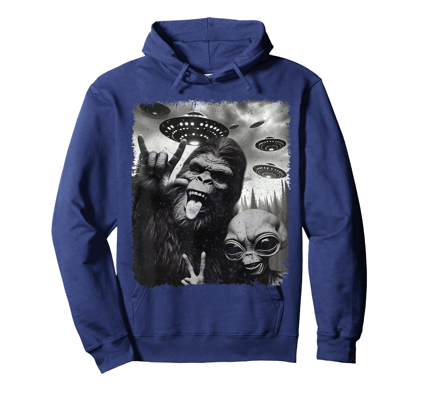 Funny Bigfoot & Alien Sasquatch Rock On Hand Sign UFO Selfie T-Shirt