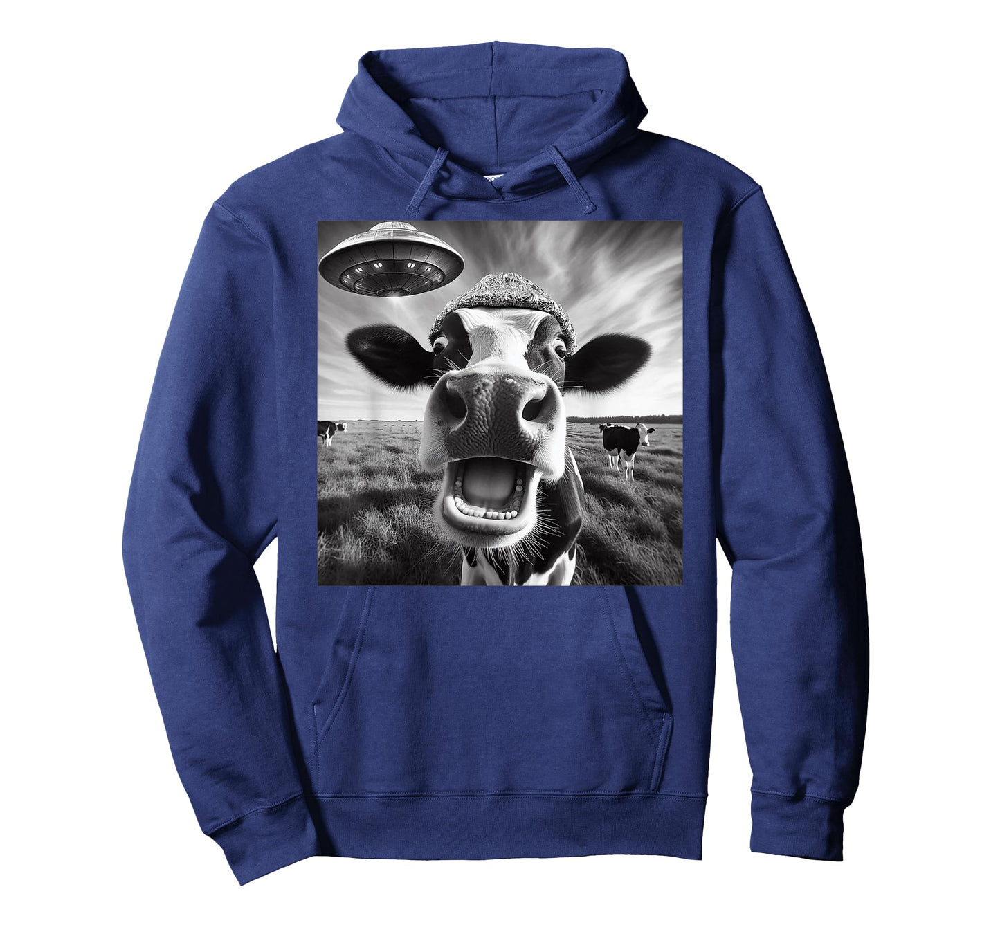 Alien Cow Selfie - UFO Encounter Funny Cattle Farm Meme T-Shirt