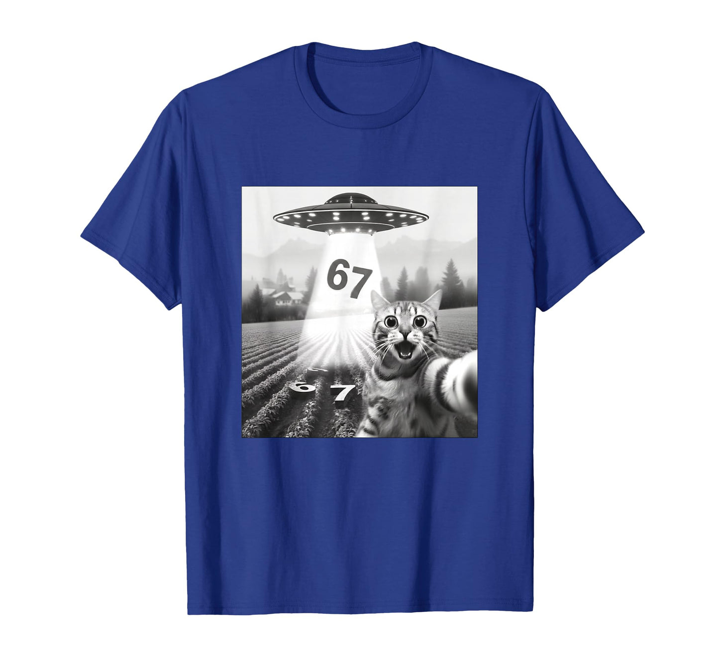 67 Cat Selfie with Alien UFOs Funny Cat Six Seven Meme UFO T-Shirt