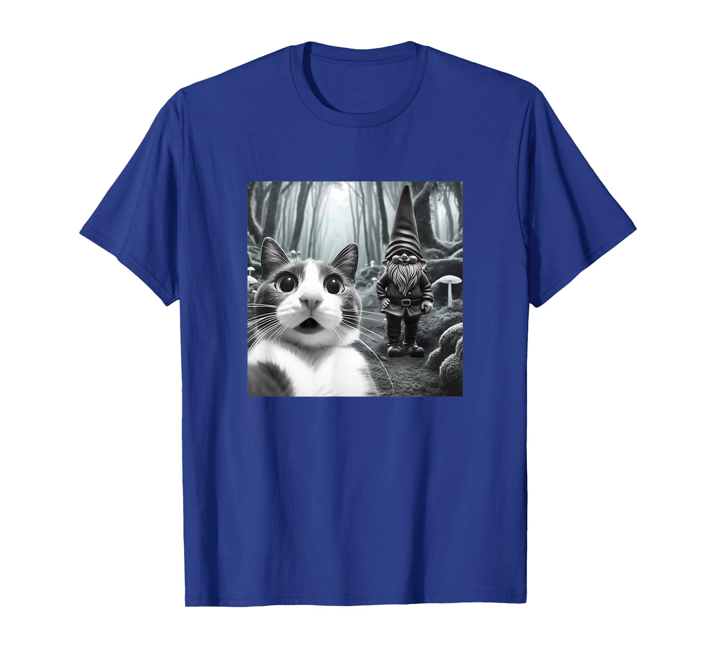 Funny Cat Selfie with Gnome Halloween Fall Christmas Women T-Shirt