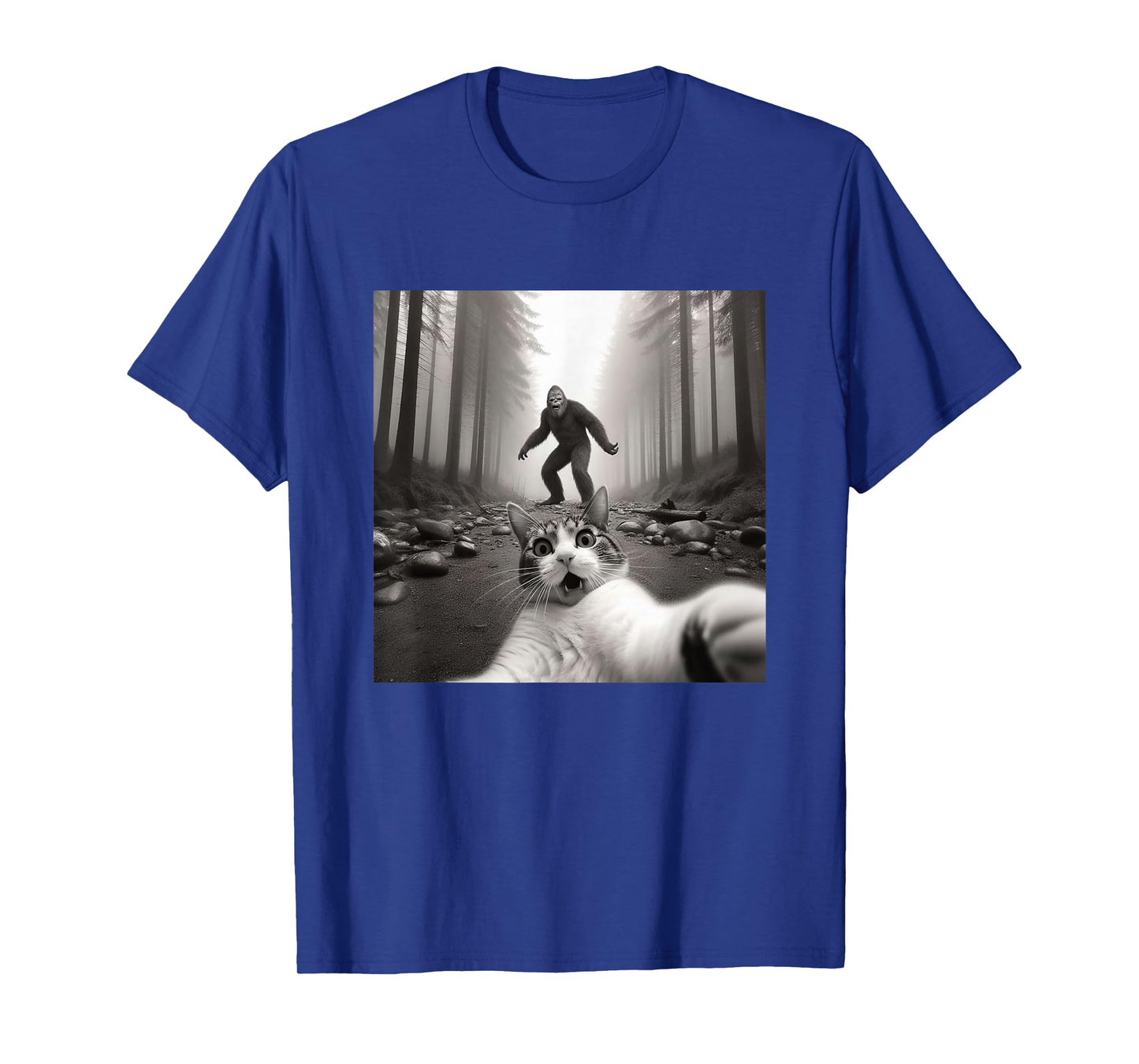 Funny Surprised Scared Cat Selfie with Sasquatsch Bigfoot T-Shirt