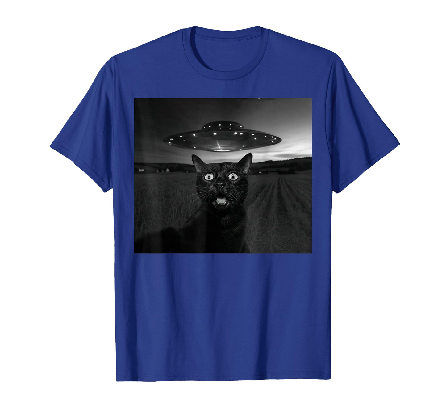 Cat Selfie with Alien UFO Funny Gifts for Men Women Boy Kid T-Shirt