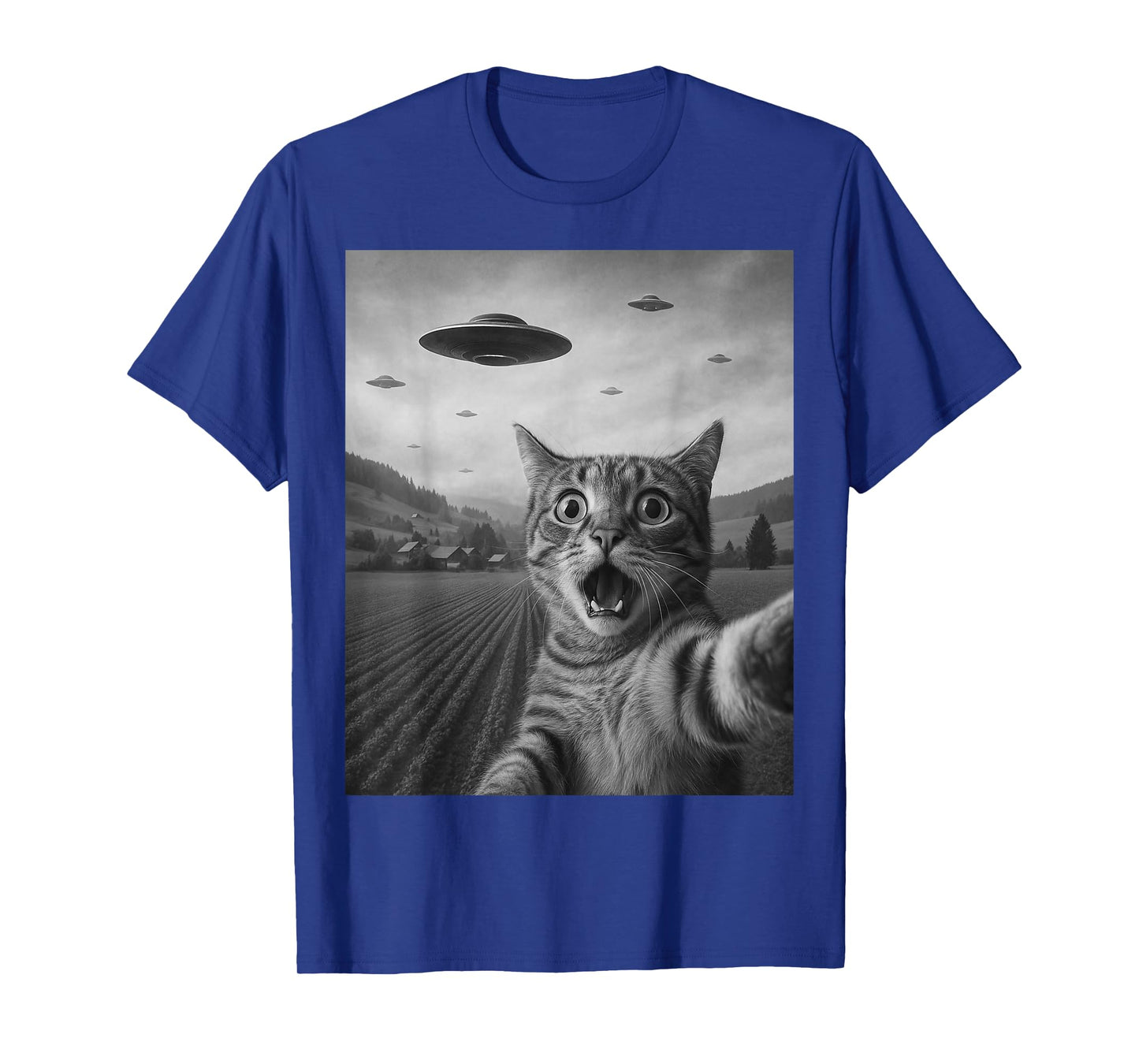 Funny Surprised Scared Cat Selfie with Alien UFO Cat UFO T-Shirt