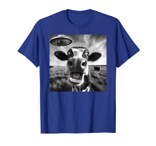 Alien Cow Selfie - UFO Encounter Funny Cattle Farm Meme T-Shirt