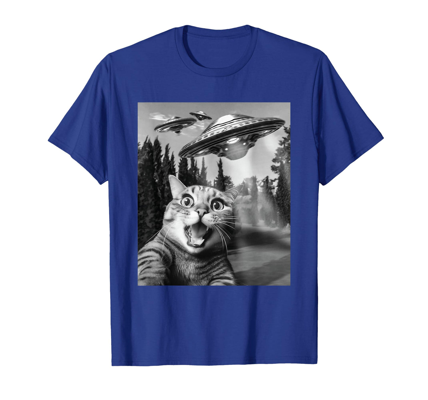 Frightened Cat Selfie With UFOs - Cat Lover Kitten Owner T-Shirt