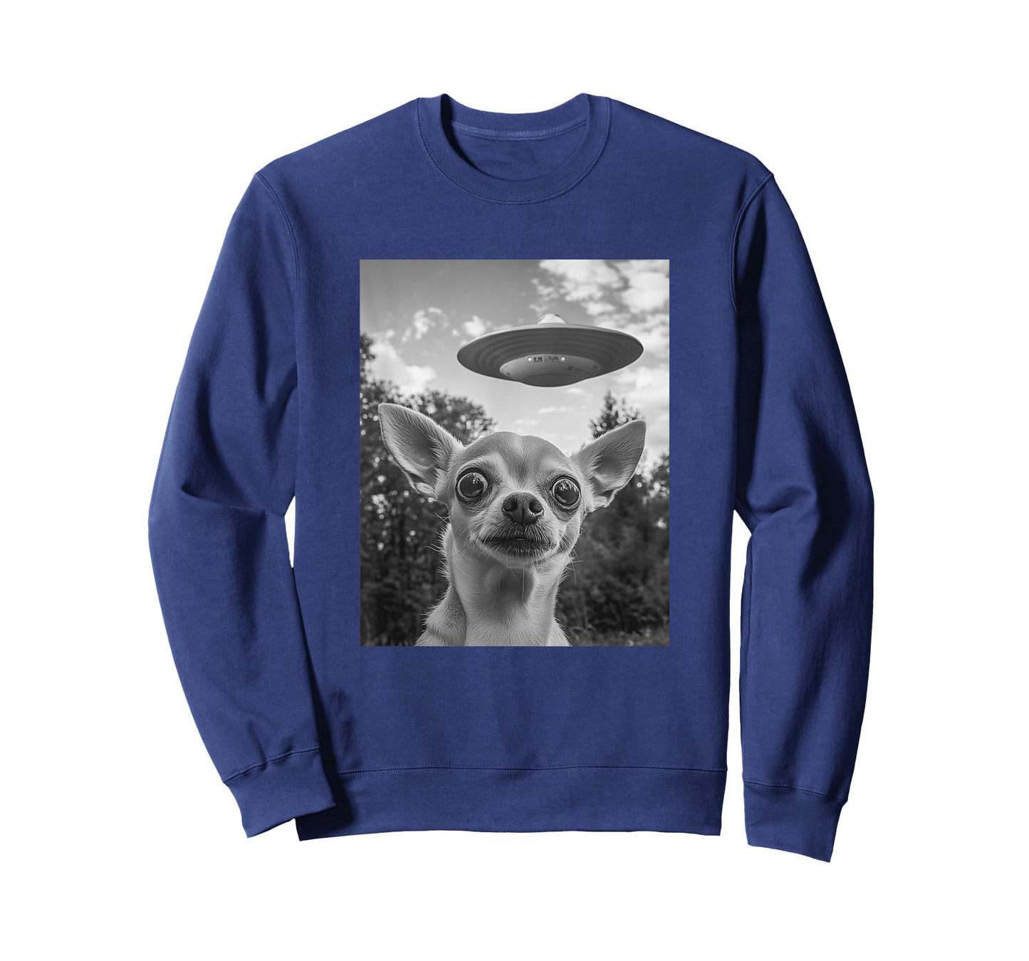 Funny Chihuahua Selfie with UFO T-Shirt