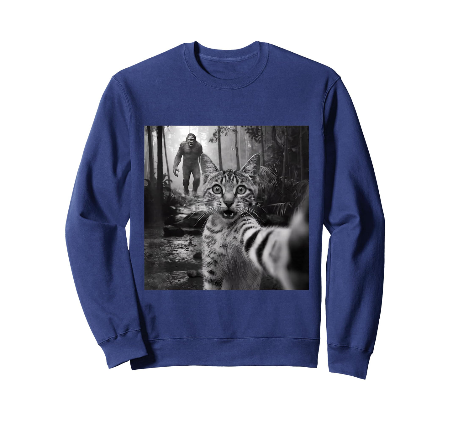 Funny surprised scared cat selfie with sasquatsch bigfoot T-Shirt