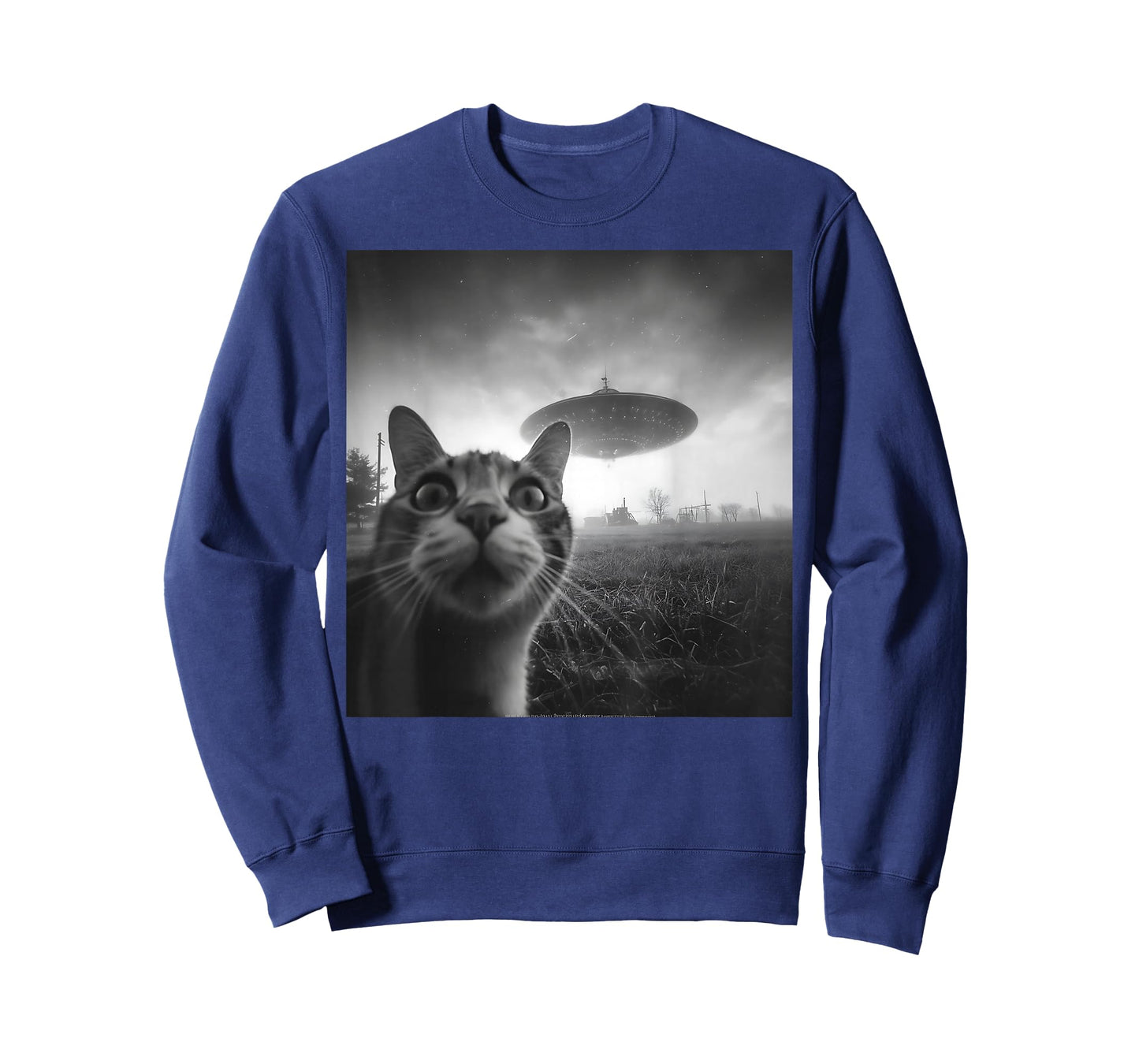 Funny Surprised Scared Cat Selfie with UFO T-Shirt