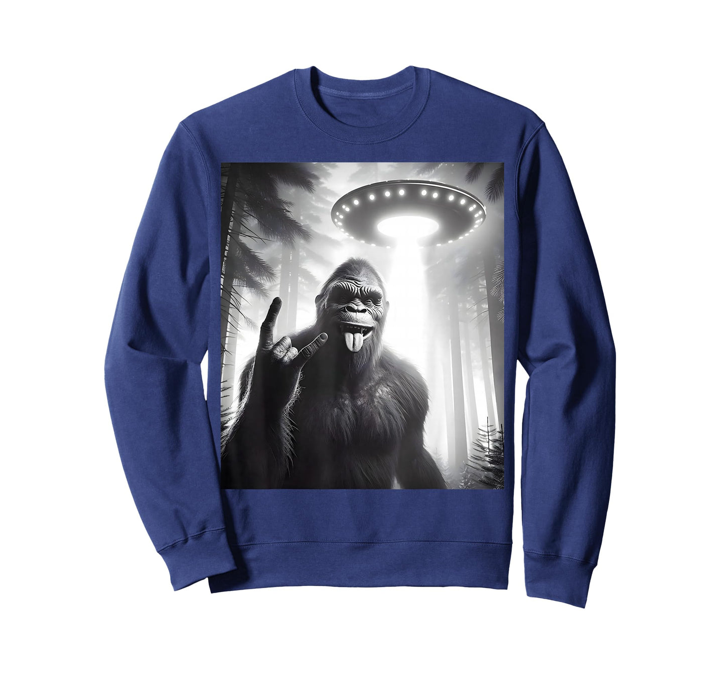 Funny Sasquatch Bigfoot Selfie with UFO Alien Rock Sign T-Shirt
