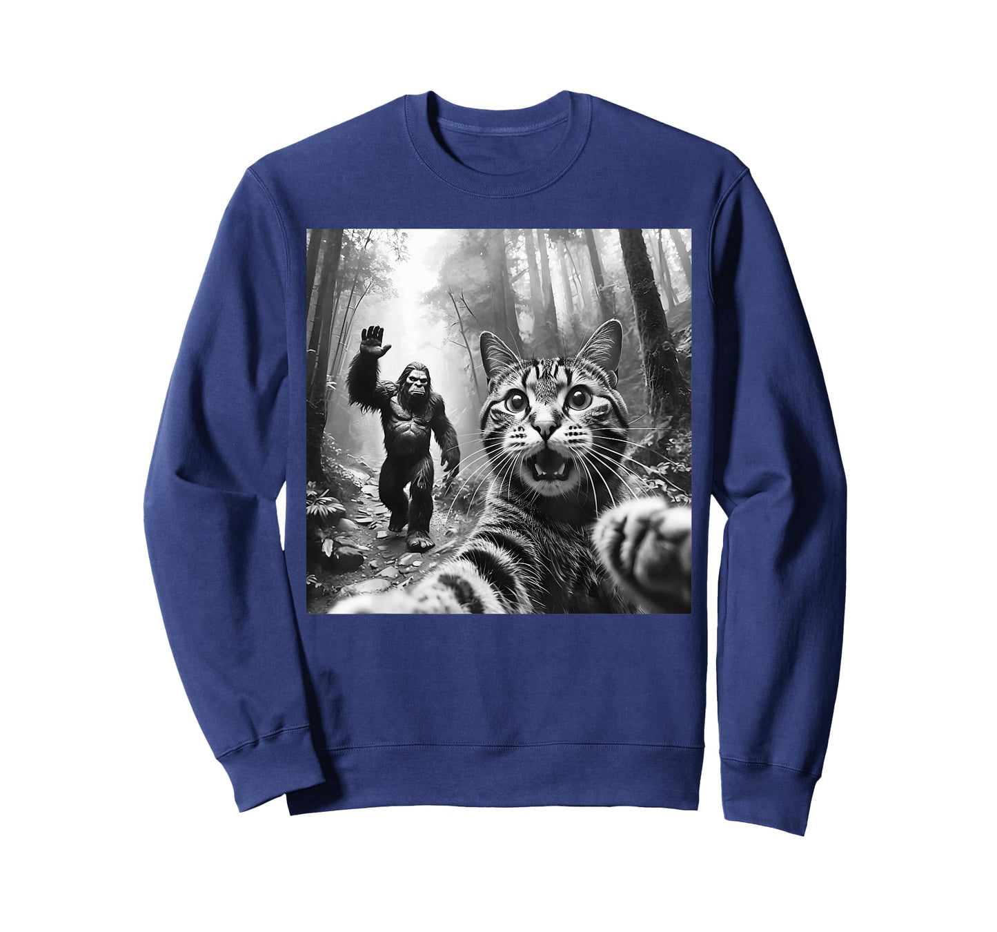 Surprised Scared Cat Selfie with Bigfoot Sasquatch Funny T-Shirt