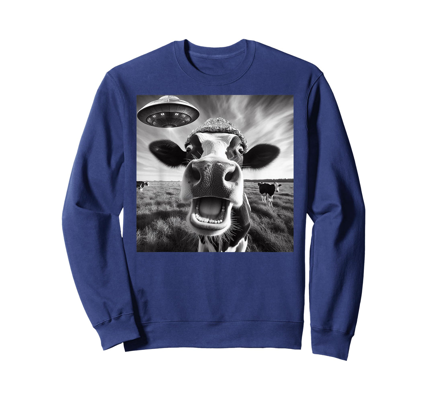 Alien Cow Selfie - UFO Encounter Funny Cattle Farm Meme T-Shirt