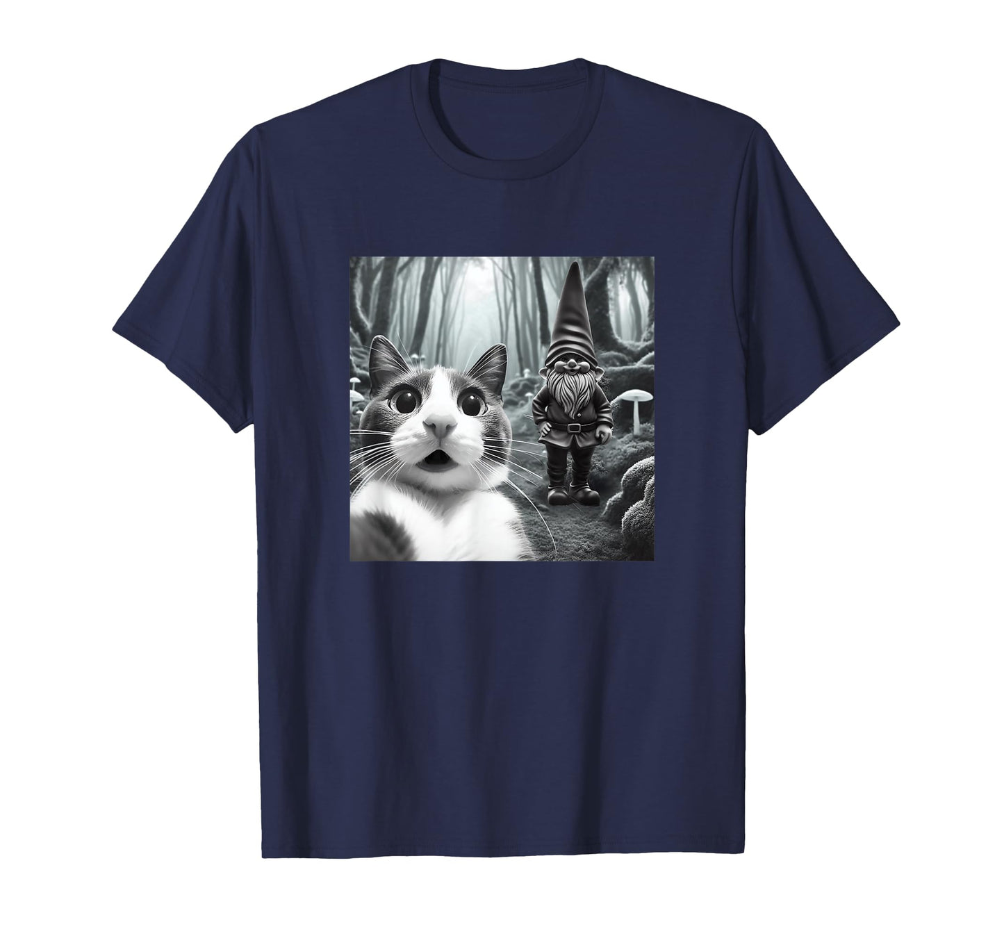Funny Cat Selfie with Gnome Halloween Fall Christmas Women T-Shirt