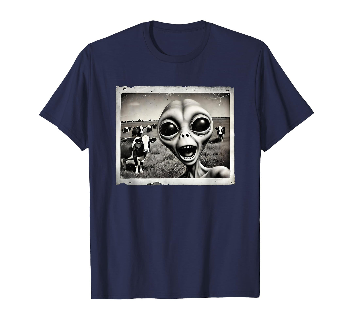 Funny Alien Selfie with Cows UFO Sci-Fi Humor T-Shirt