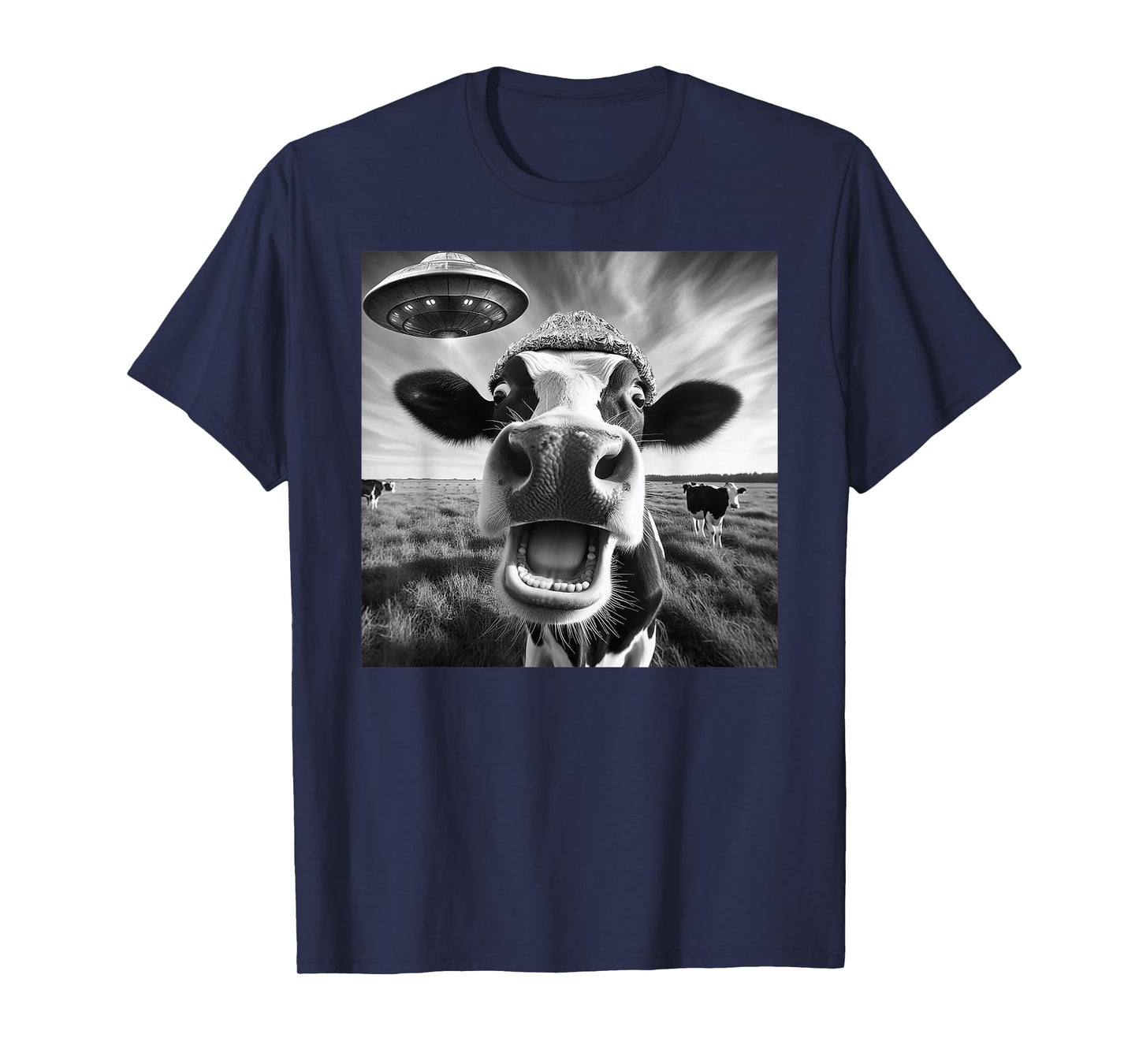Alien Cow Selfie - UFO Encounter Funny Cattle Farm Meme T-Shirt