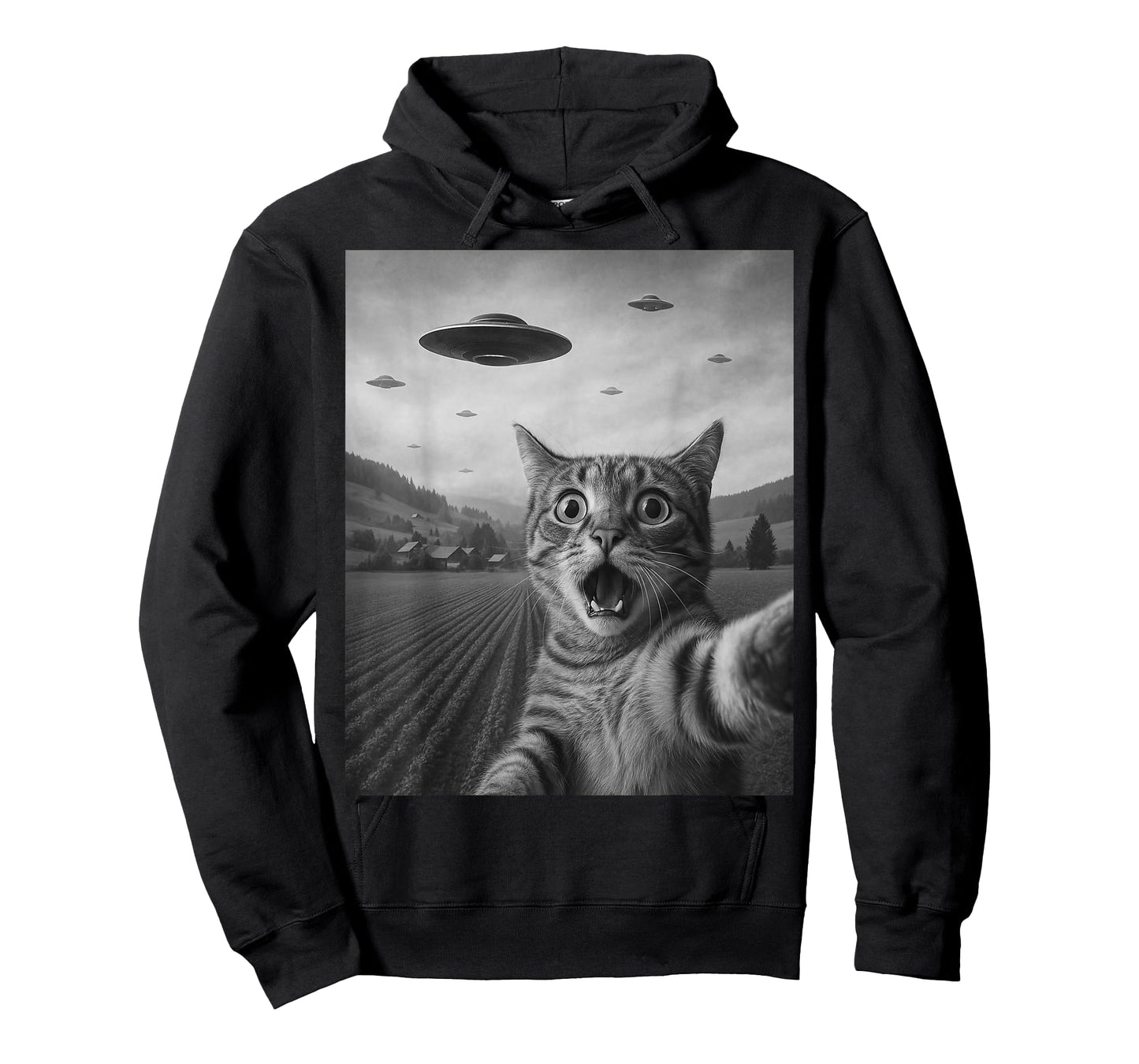 Funny Surprised Scared Cat Selfie with Alien UFO Cat UFO T-Shirt