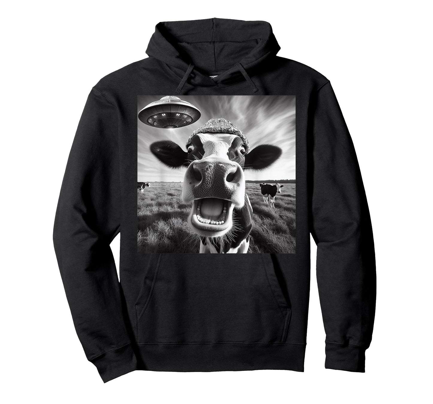 Alien Cow Selfie - UFO Encounter Funny Cattle Farm Meme T-Shirt