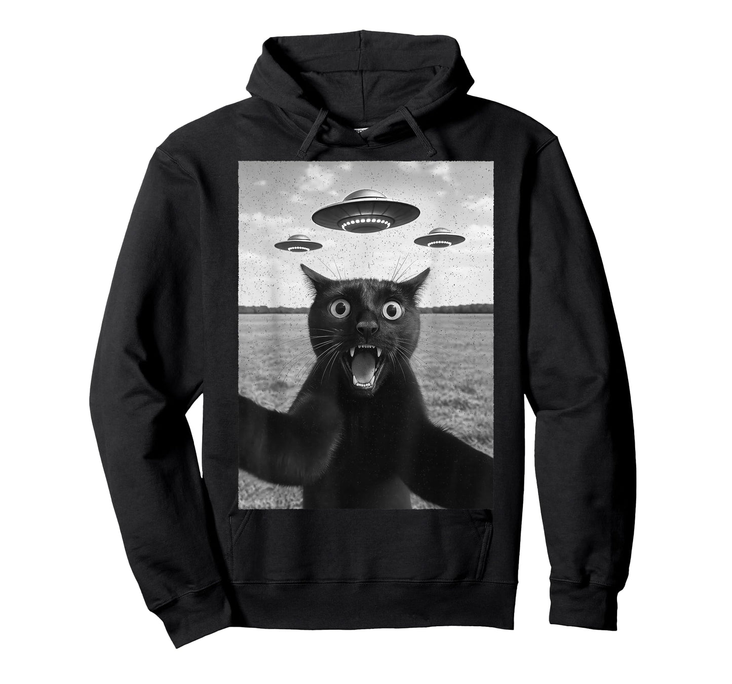 Black Cat UFO Selfie – Retro Alien Funny T-Shirt