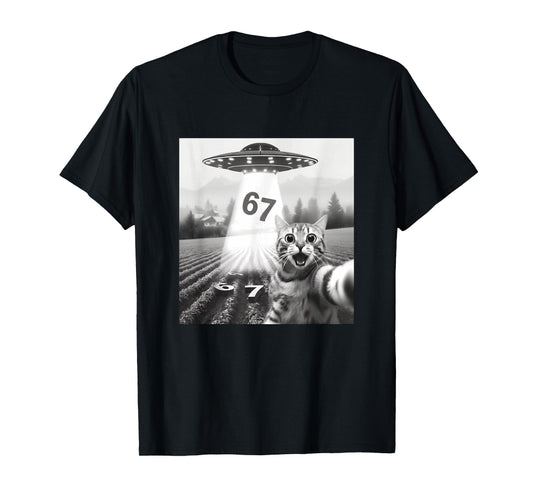 67 Cat Selfie with Alien UFOs Funny Cat Six Seven Meme UFO T-Shirt