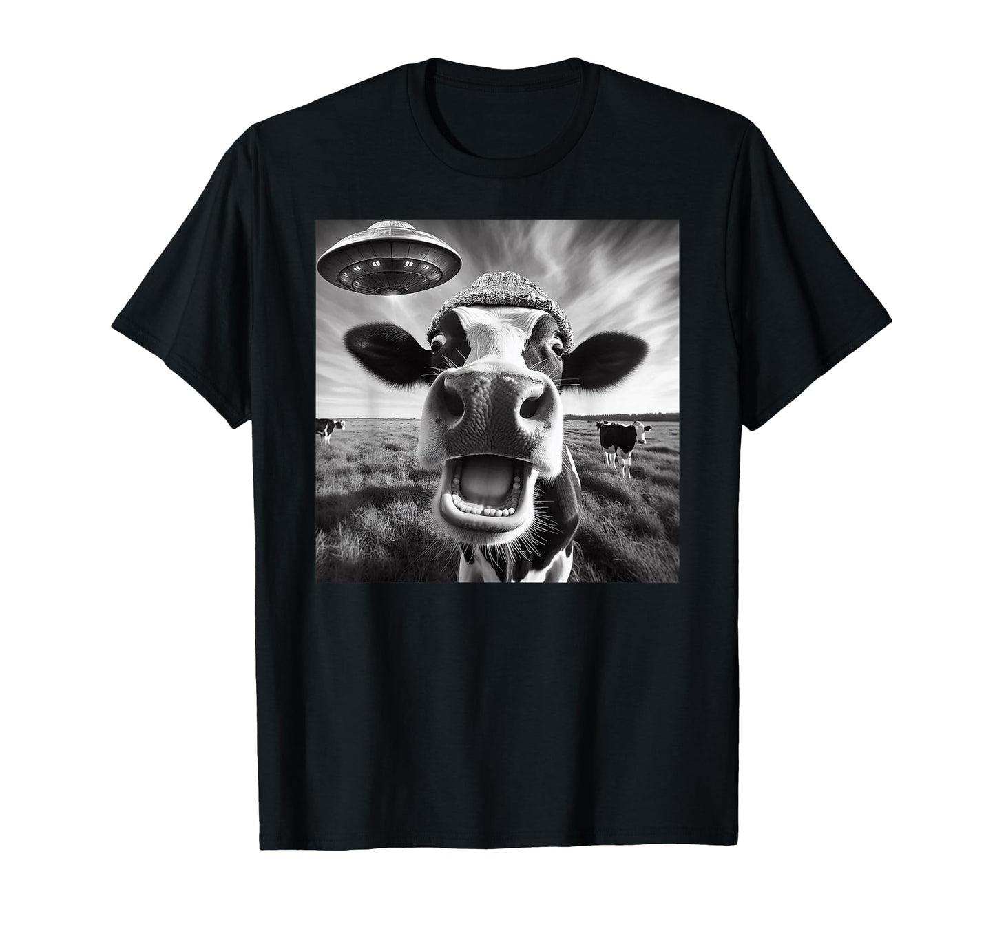 Alien Cow Selfie - UFO Encounter Funny Cattle Farm Meme T-Shirt