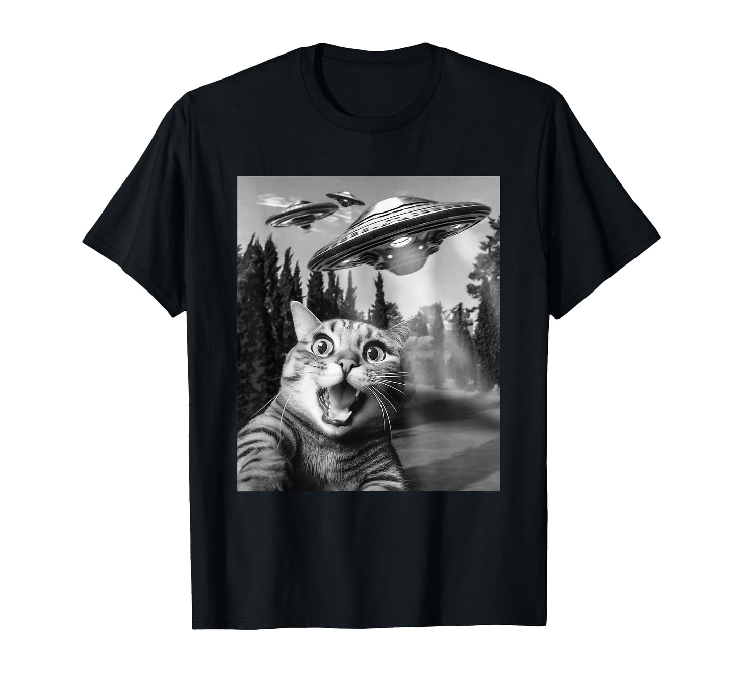 Frightened Cat Selfie With UFOs - Cat Lover Kitten Owner T-Shirt
