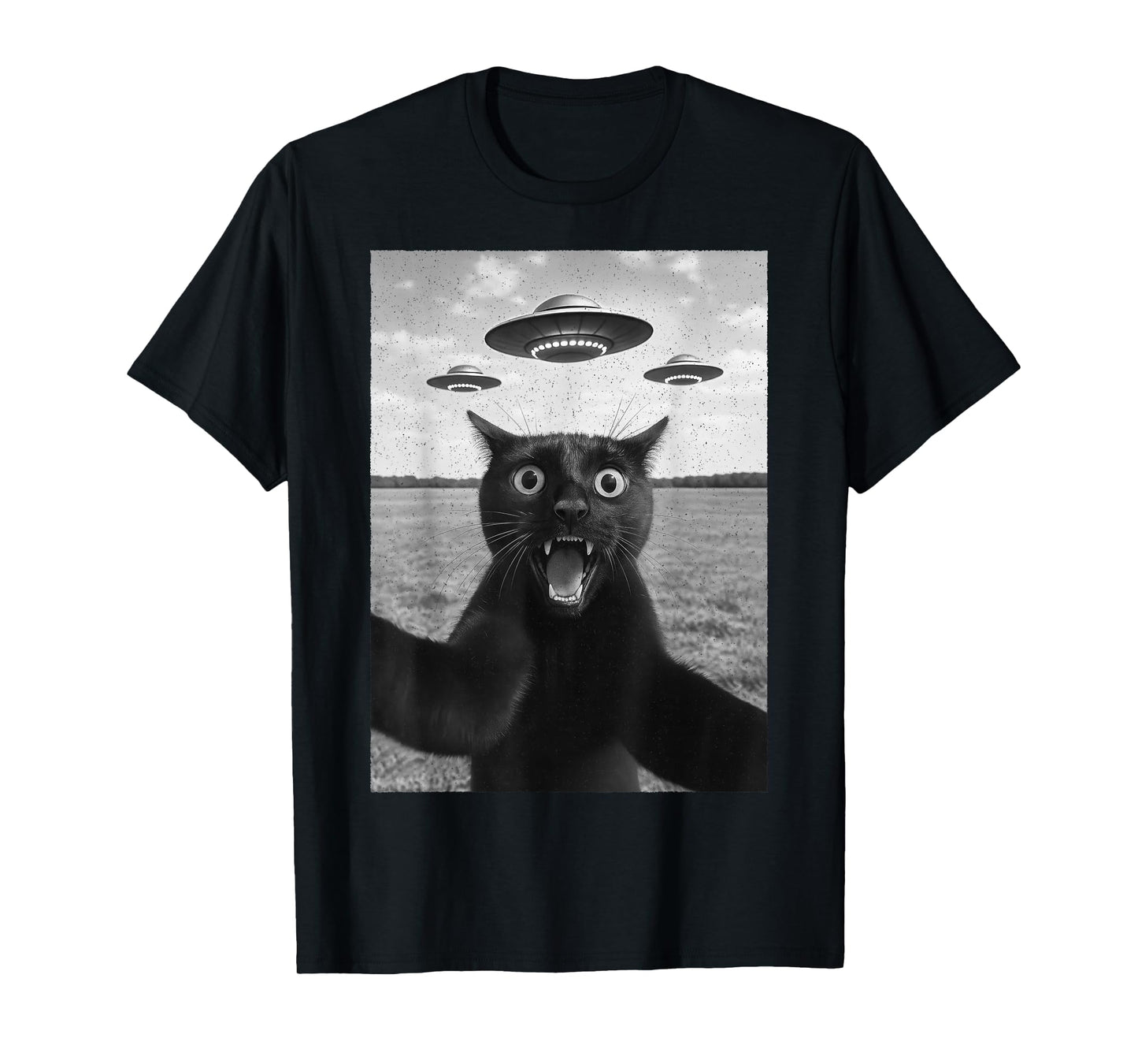 Black Cat UFO Selfie – Retro Alien Funny T-Shirt
