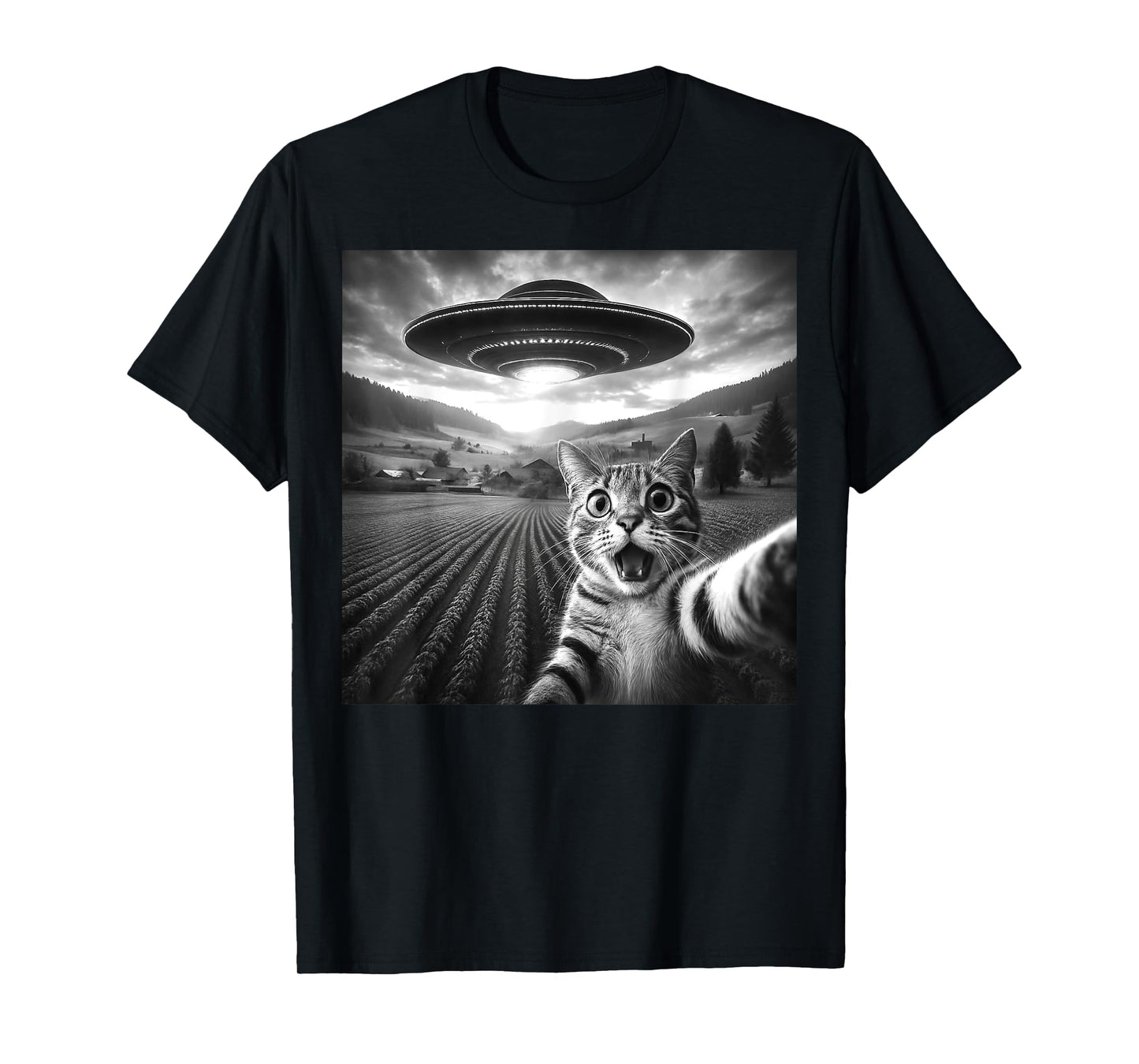 Cat Selfie With Alien UFO Funny Cat Gifts For Men Women Kid T-Shirt
