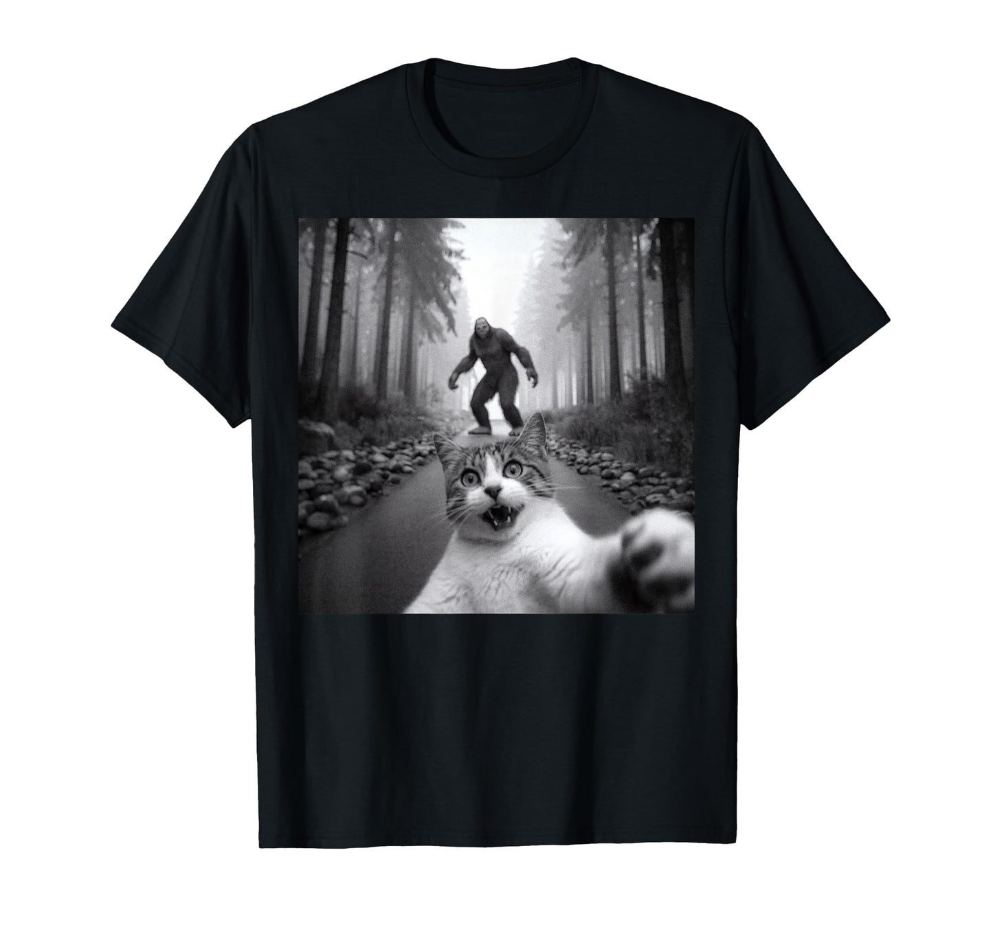 Funny Surprised Scared Cat Selfie With Sasquatch Bigfoot T-Shirt